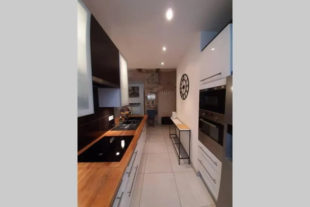 Appartement Grand Confort Au Coeur De Millau 0*,  France